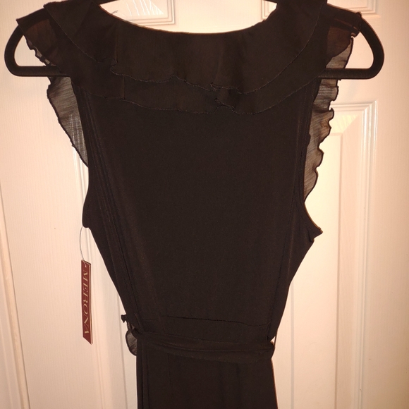 Beautiful Black Dress - Picture 5 of 9